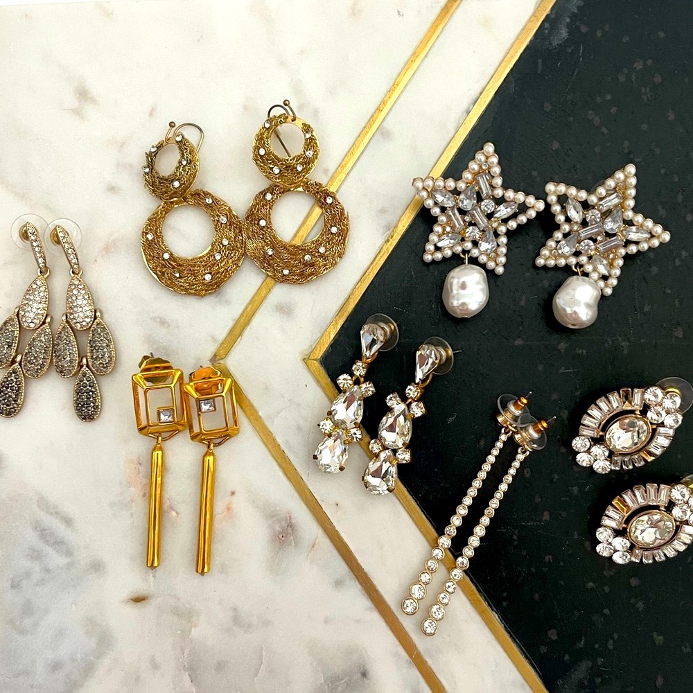 • 7 Pairs of Gorgeous Statement earrings (Scroll pictures)